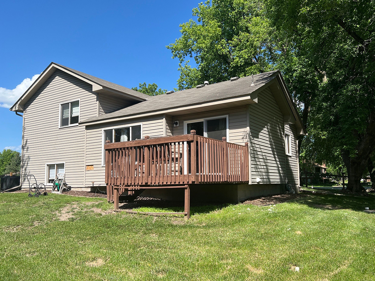 house that needs new siding